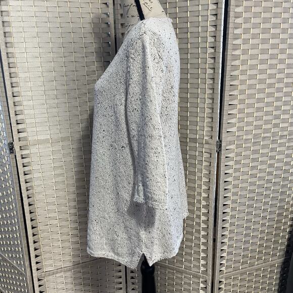 J. Jill Speckled Knit Tunic Sweater Size M Ivory Gray 3/4 Sleeves Notch Hem - Picture 2 of 11
